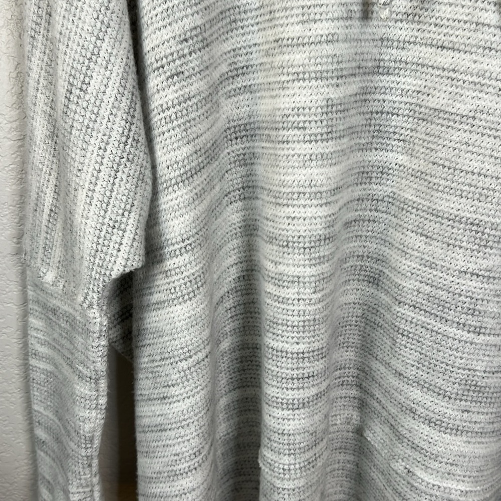 VICI Gray And White Cowl Neck Oversized Sweater Size S - Picture 4 of 7